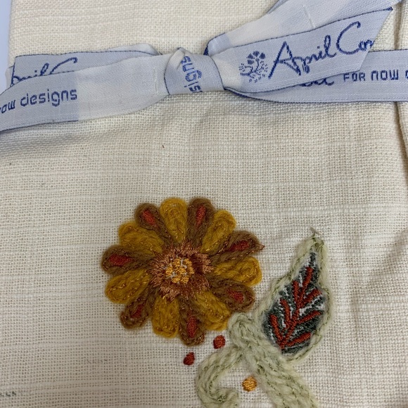 New April Cornell Trellis Embroidery Natural Tea Towels 4 Napkins 20x20 - Picture 3 of 4